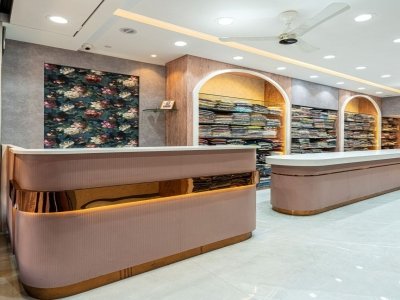 INTERIOR DESIGNER FOR SHOWROOM 