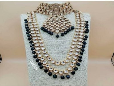 Kundan meenakari set lifetime available