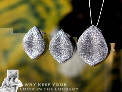  sets of glittering earrings pendants tonite