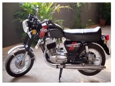 YEZDI MOTERCYCLE