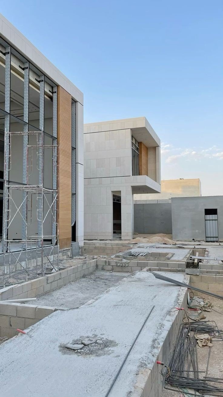 BUILDING CONTRACTORS 