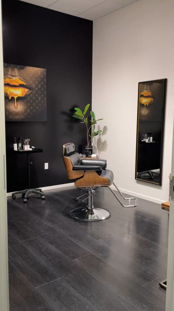 THE MAKEOVER PLACE 