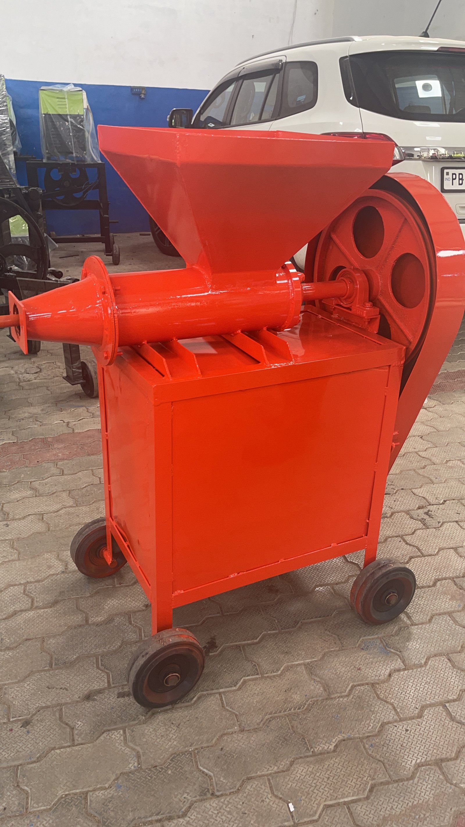 COW DUNG LOG MAKING MACHINE SEMI AUTOMATIC