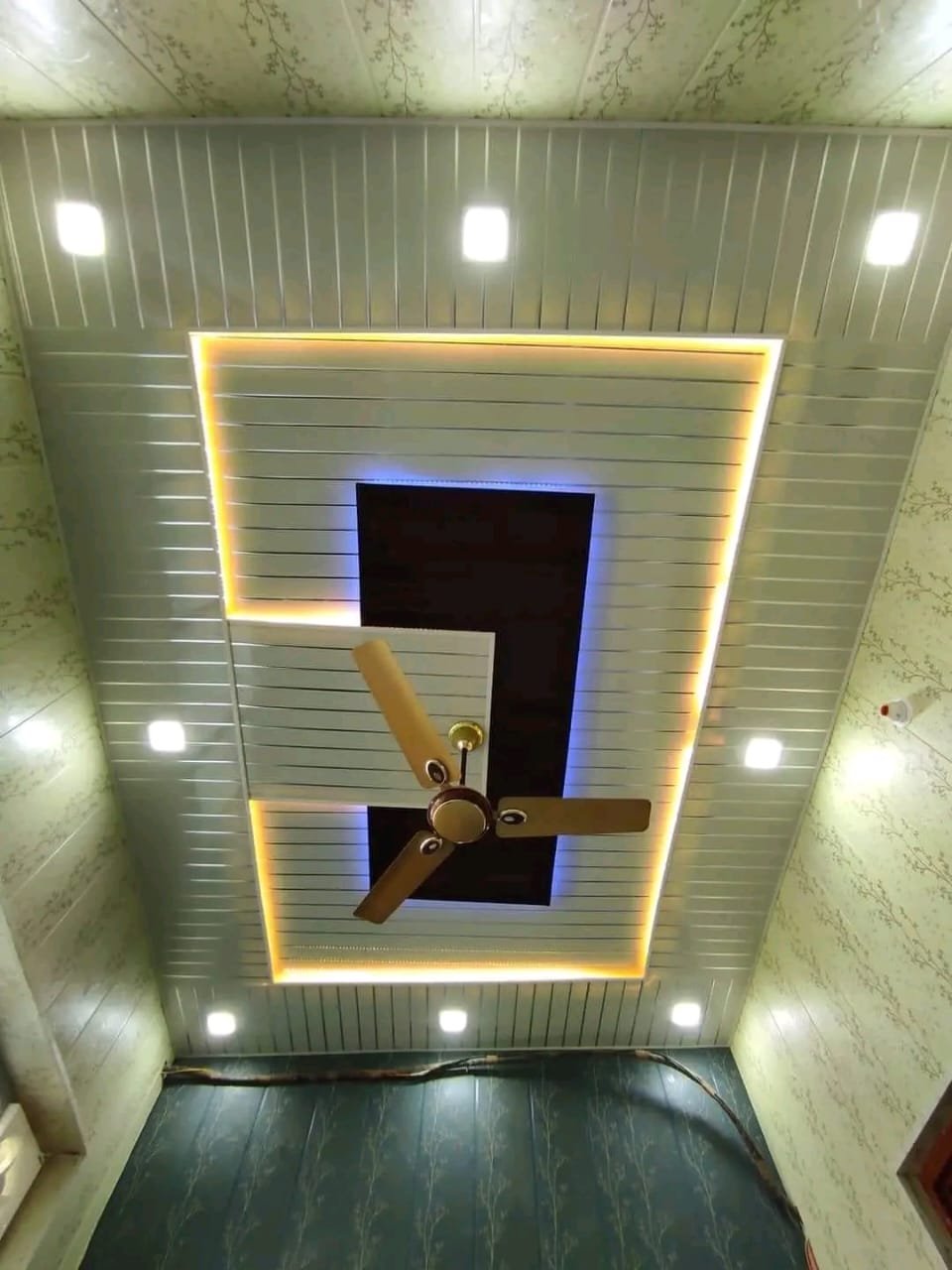 CLASSIC INTERIOR 