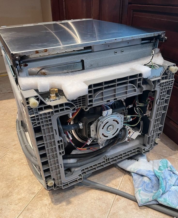 ELECTRONIC REPAIR SHOP 