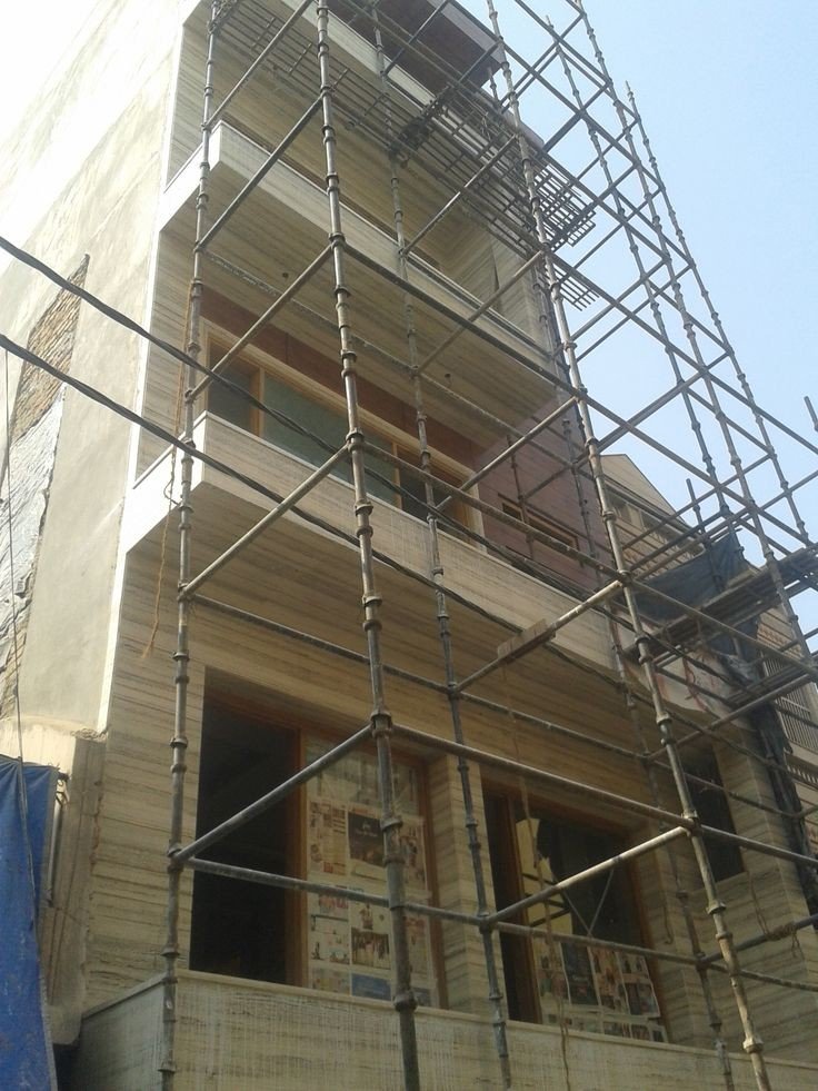 BUILDING CONTRACTORS 