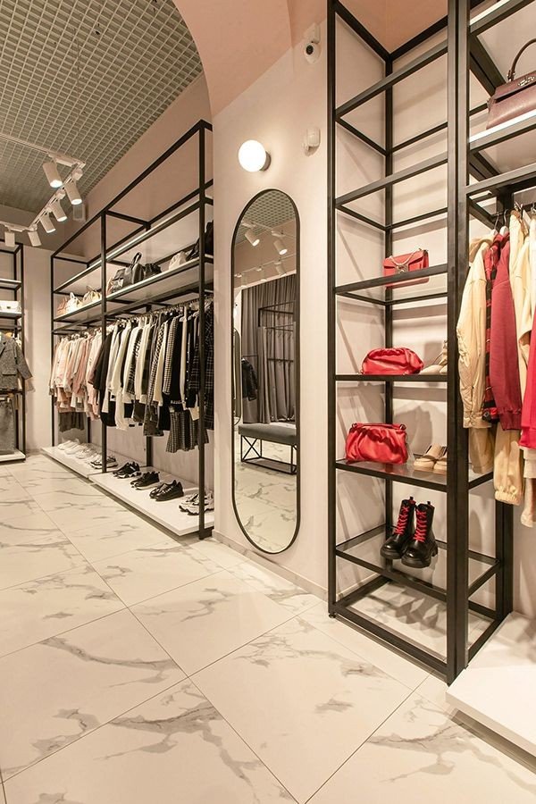 INTERIOR DESIGNER FOR SHOWROOM 