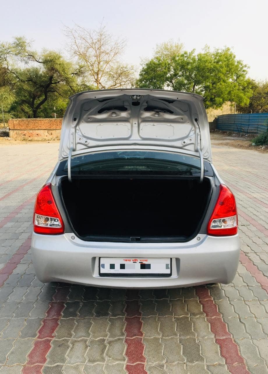 TOYOTA ETIOS V